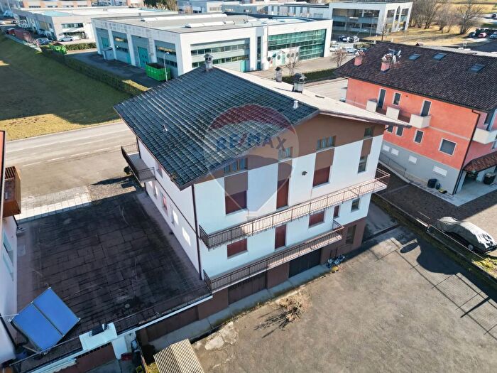 Appartamento trilocale in vendita in Via Salvatelli, Borgo Valbelluna