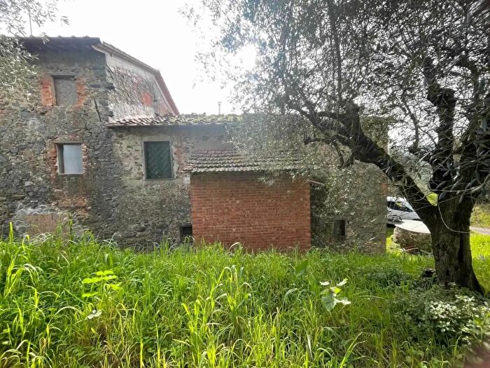 Casa con 8 locali in vendita in Via Mascagni, Montecatini Terme