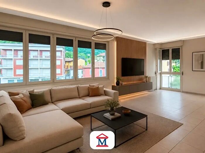 Appartamento trilocale in vendita in Via Pietro Ruggeri da Stabello, Bergamo