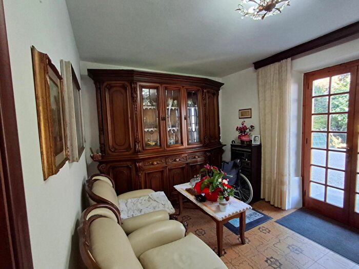 Casa con 6 locali in vendita in Vinci