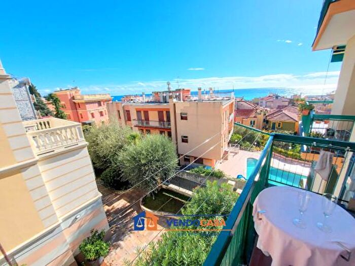 Appartamento quadrilocale in vendita in Gradinata delle Rose, Finale Ligure