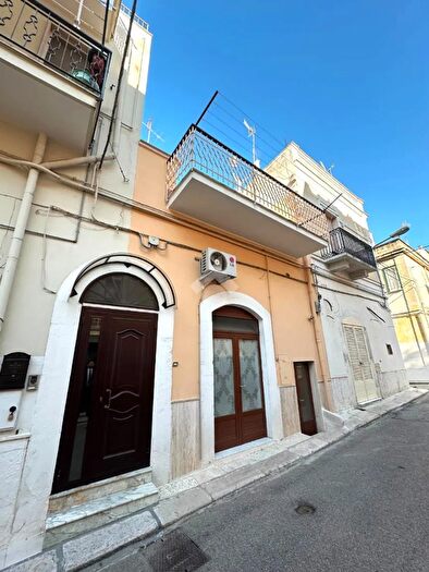 Casa bilocale in vendita in Vico Guglielmo Pepe, Canosa Di Puglia