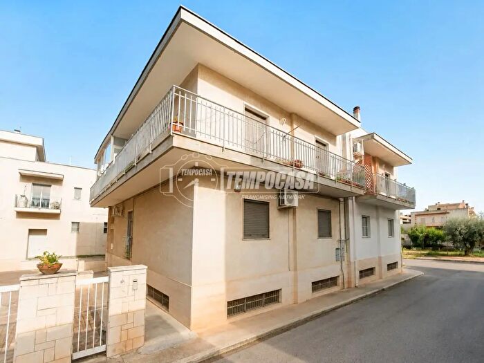 Appartamento trilocale in vendita in Via Amilcare Ponchielli, Conversano