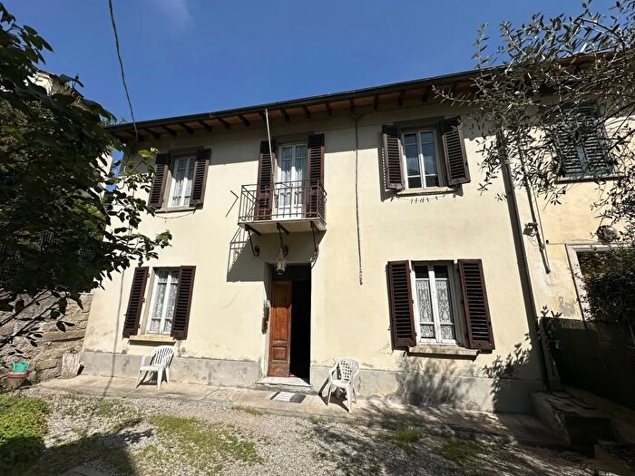 Casa con 9 locali in vendita in Via Luigi Gori, Pontassieve
