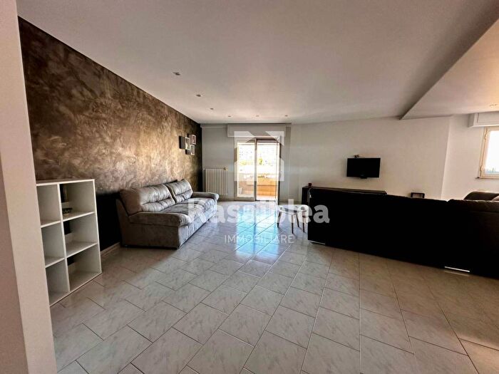 Appartamento con 5 locali in affitto in Via Giovanni Addario, San Luigi Archimede, Ragusa
