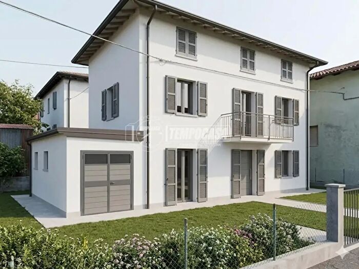 Casa quadrilocale in vendita in Pavullo Nel Frignano