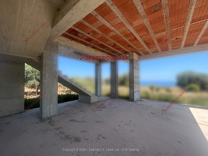 Casa quadrilocale in vendita in Altavilla Milicia