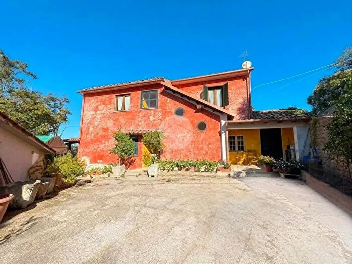 Casa con 5 locali in vendita in Vocabolo Pietrini, Magliano Sabina