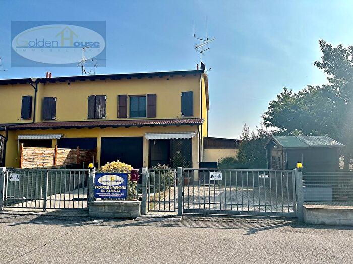 Casa quadrilocale in vendita in Via Fiume Vecchio, Molinella