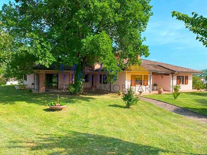 Casa con 16 locali in vendita in Via Avola, Cesena