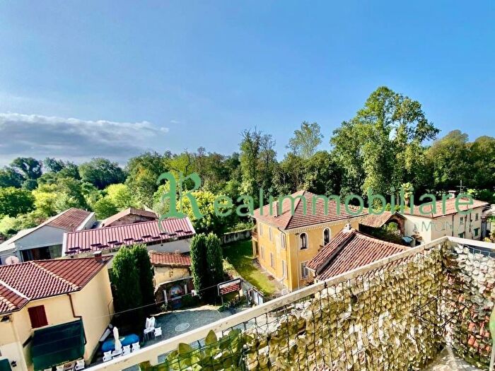 Appartamento trilocale in affitto in Via Regina Margherita, Cascine, Biassono