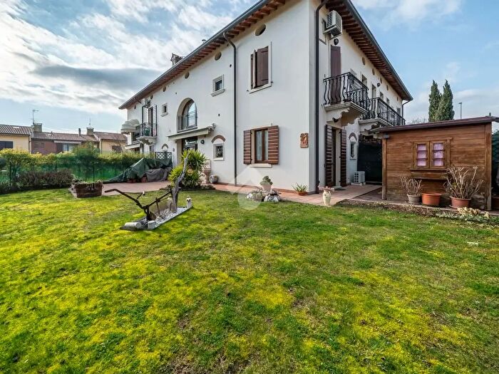 Appartamento bilocale in vendita in Via Recoaretto, Soave