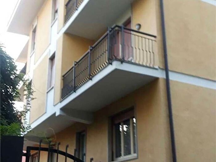 Appartamento quadrilocale in affitto in Quartiere Brunella, Brunella, Varese