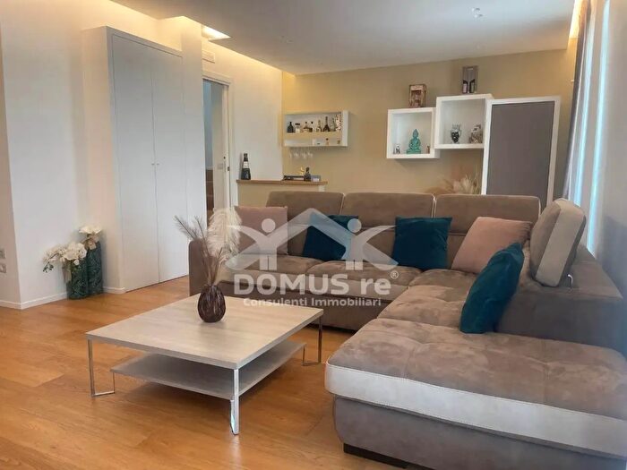 Appartamento trilocale in vendita in Via N De Giosa, Andria