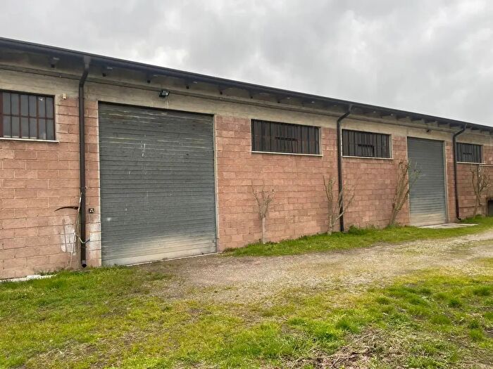 Casa con 7 locali in vendita in Mantova