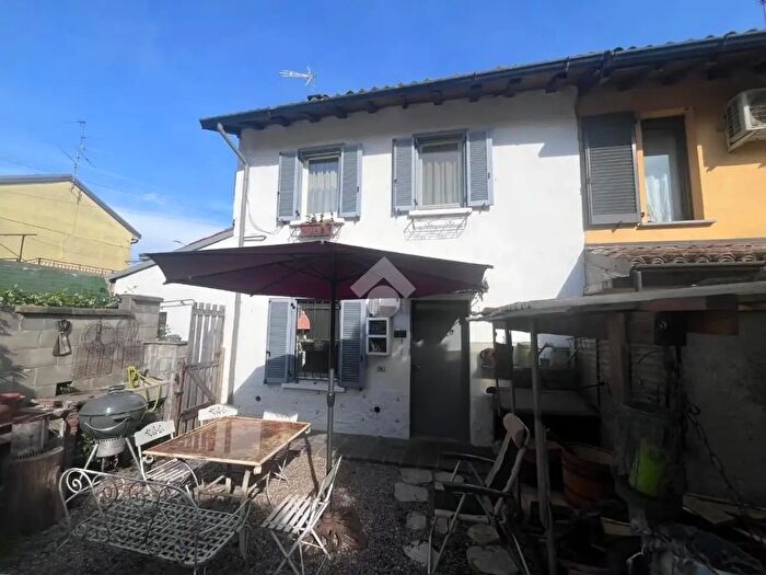 Casa bilocale in vendita in Via Alessandrina, Albuzzano