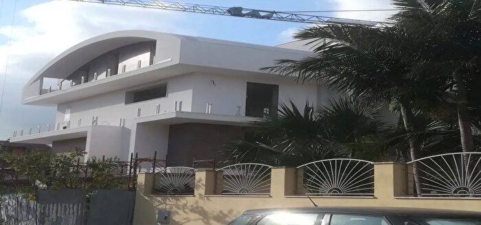 Appartamento quadrilocale in vendita in Viale Vittorio Veneto Floriidia, Floridia