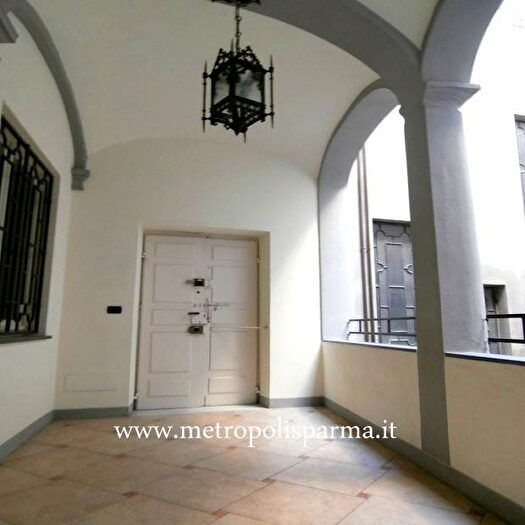 Appartamento con 5 locali in affitto in Centro Storico, Parma