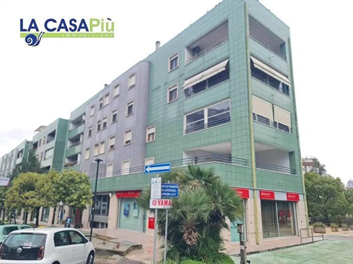 Appartamento quadrilocale in vendita in Via Genova, Rende