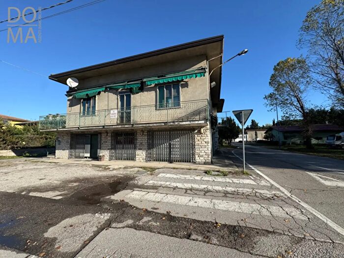 Casa con 10 locali in vendita in Porto Viro