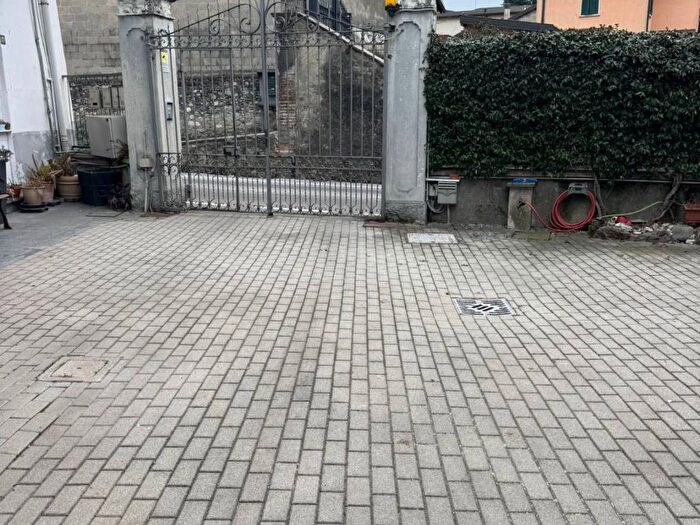 Appartamento bilocale in affitto in Via Giuseppe Garibaldi, Centro, Fino Mornasco