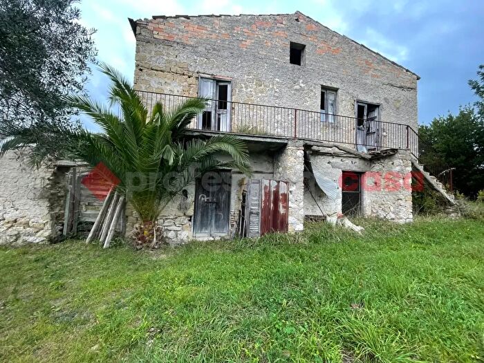 Casa con 5 locali in vendita in Via Cuoci, Minturno
