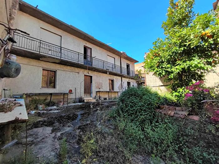 Casa con 12 locali in vendita in Bari Sardo