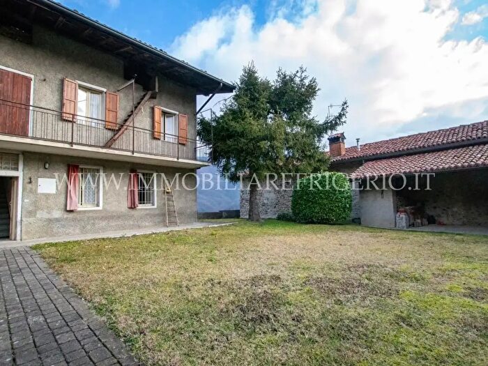 Casa quadrilocale in vendita in Via Provinciale per San Gregorio, Cisano Bergamasco