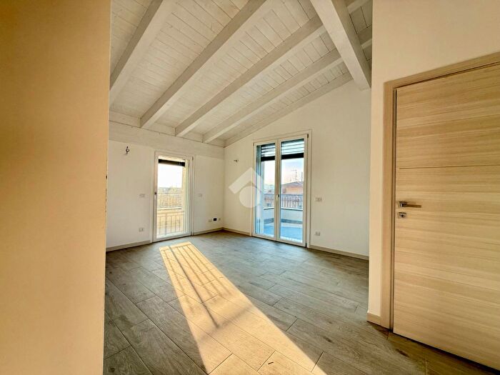 Appartamento trilocale in vendita in Via delle Foppelle, Carobbio Degli Angeli