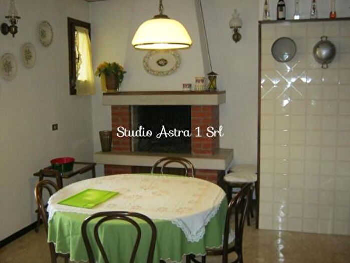 Casa con 6 locali in vendita in Fonte