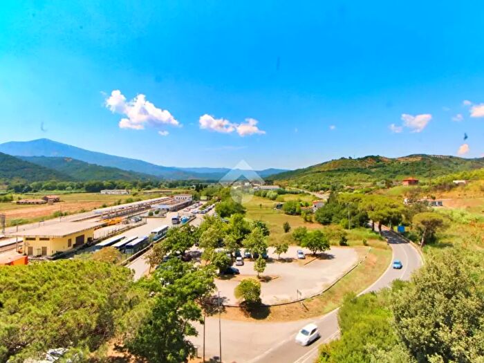 Appartamento con 8 locali in vendita in Via delle Ginestre, Casal Velino