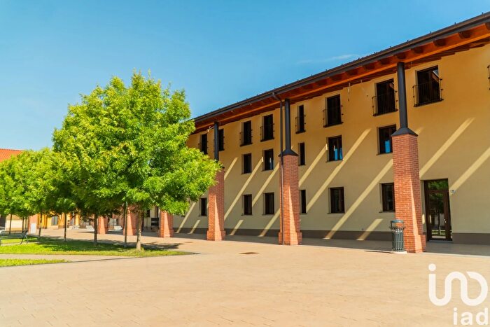 Appartamento quadrilocale in vendita in Piazza Maria Montessori San Felice, Cremona