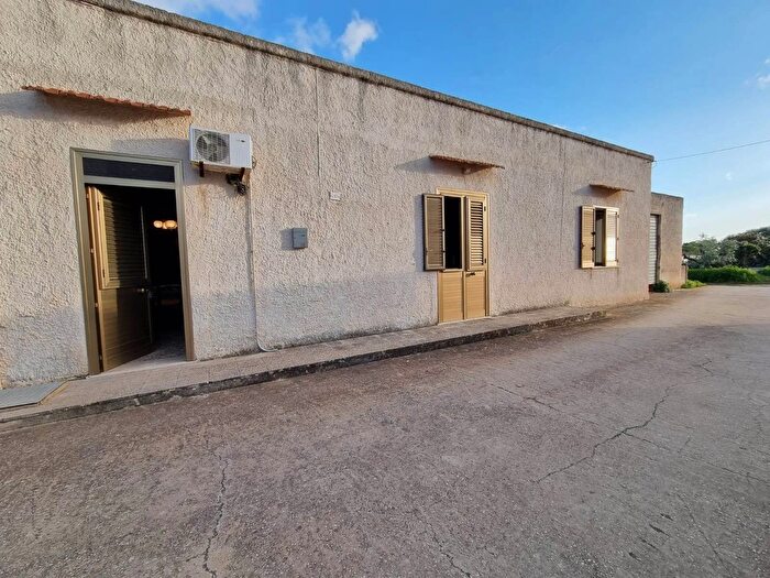 Casa quadrilocale in vendita in Contrada Berbarello Marsala, Marsala