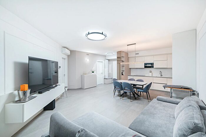 Appartamento trilocale in vendita in Desenzano Del Garda