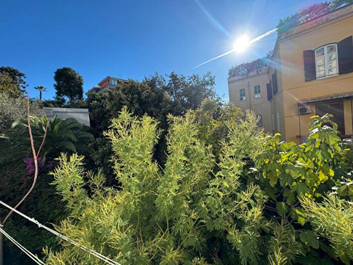 Appartamento bilocale in affitto in Rampe Brancaccio, Chiaia, Napoli