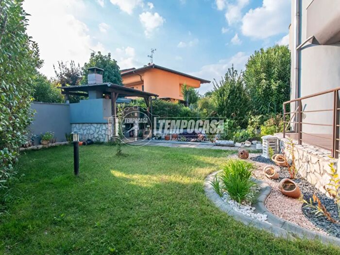 Casa quadrilocale in vendita in Via Dante Alighieri, Gorla Minore