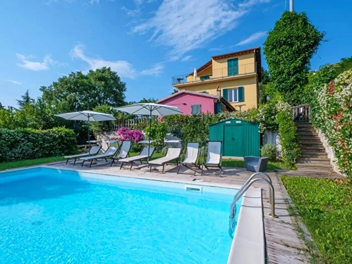 Casa con 6 locali in vendita in Via Roma, Castellina Marittima