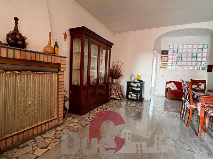 Appartamento quadrilocale in affitto in Via Novembre, Faleria