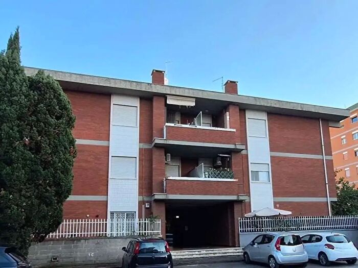 Appartamento trilocale in affitto in Via dei Berio, Roma