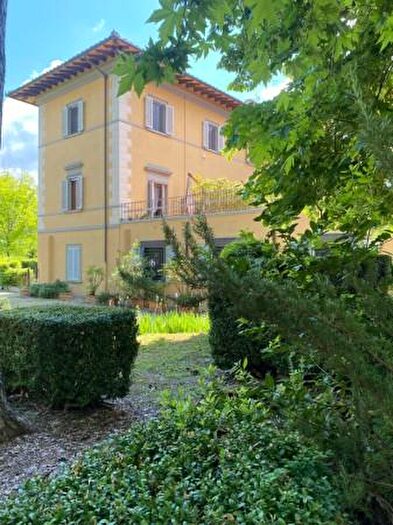 Appartamento con 5 locali in vendita in Scandicci