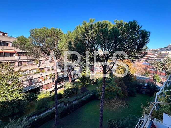 Appartamento trilocale in vendita in Via Umberto Saba, Roma