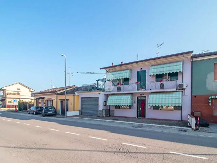 Casa con 7 locali in vendita in Via Cesenatico, Cesenatico