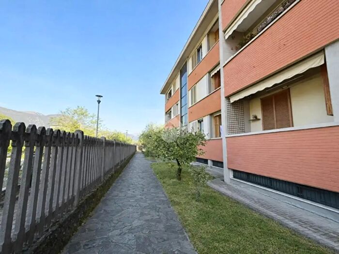 Appartamento trilocale in vendita in Piazza alla Stazione, Abbadia Lariana