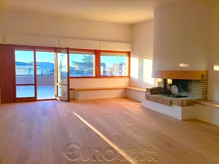 Appartamento con 5 locali in vendita in Umbertide