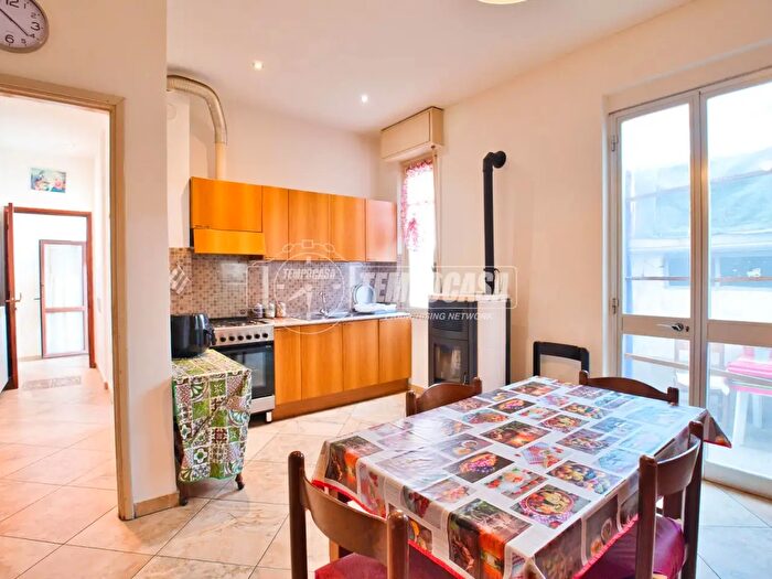 Casa con 6 locali in vendita in Vercelli