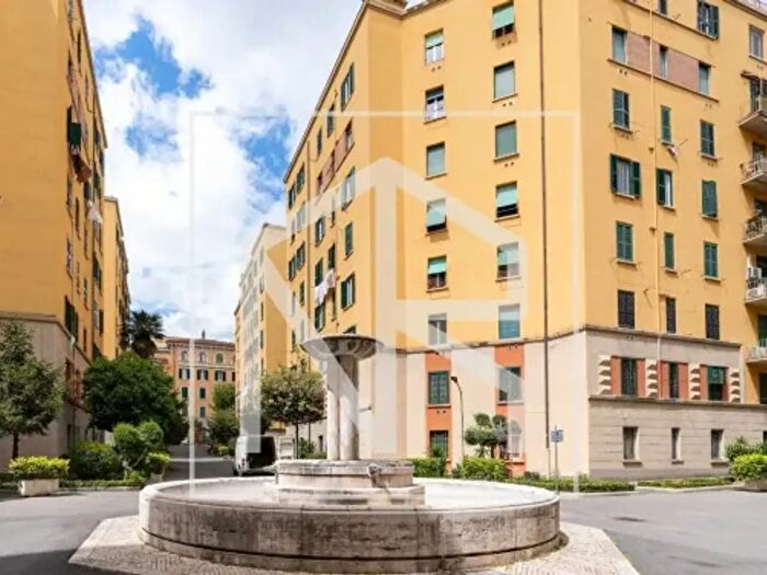 Appartamento trilocale in vendita in Via Ceneda, Roma