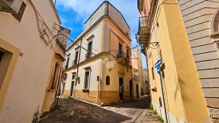 Appartamento con 11 locali in vendita in Via Papalisi, Nardo