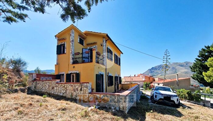 Casa quadrilocale in vendita in Sp, Monreale