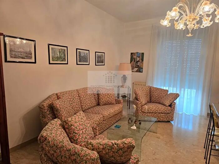 Appartamento quadrilocale in vendita in Via Italia, Siracusa