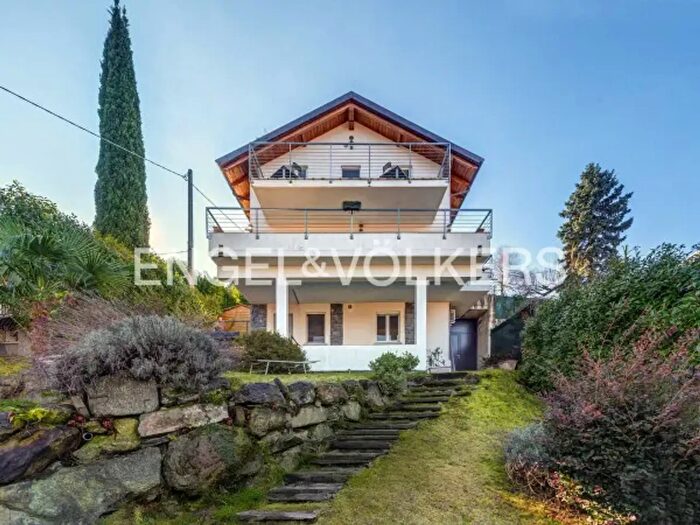 Casa con 5 locali in vendita in Via Privata Neer, Bellagio